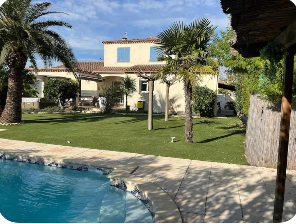 Villa Avec Piscine Gallargues-le-Montueux Ngoại thất bức ảnh