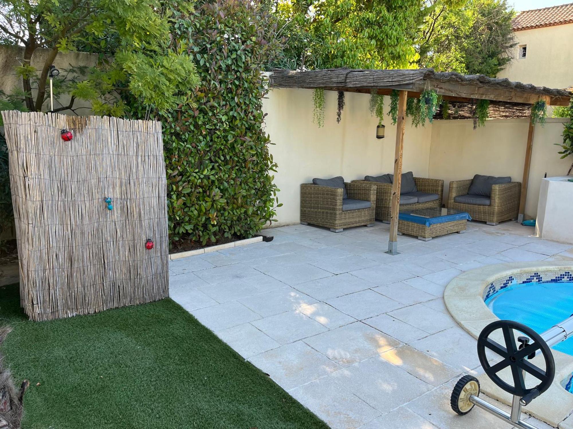 Villa Avec Piscine Gallargues-le-Montueux Ngoại thất bức ảnh